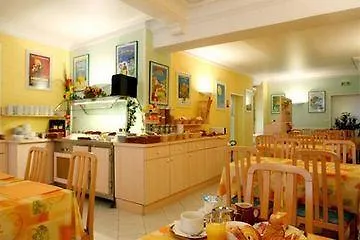 Riviera 3* Μεντόν
