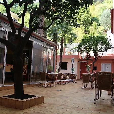 Riviera Ξενοδοχείο Μεντόν