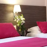 Riviera Hotel
