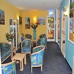 Riviera 3*