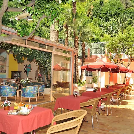 Riviera Hotel 3*